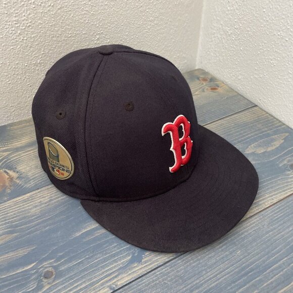 New Era Boston Red Sox 2018 World Series Patch 59Fifty On-Field Hat - 7 1/4 (D7) - Picture 1 of 6